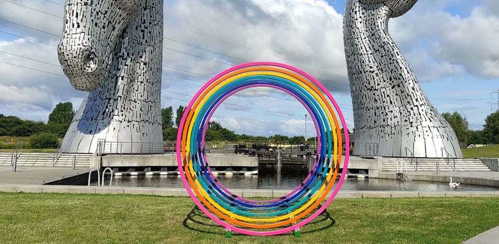 Malownicza rzeźba wygięta przez Barnshaws Scotland wzbogaciła krajobraz Kanału Szkockiego second image