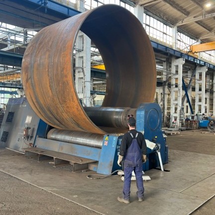 zwijanie blach duzy cylinder w odziale w Siemianowicach Slaskich 